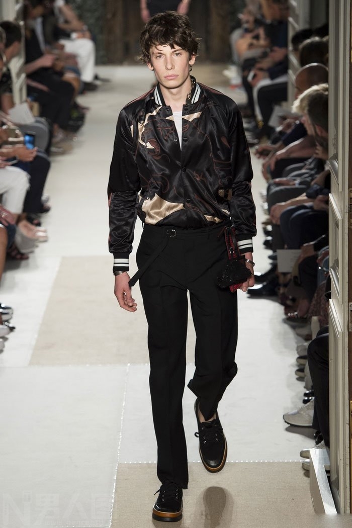 华伦天奴衣服怎么样 华伦天奴服饰 华伦天奴2017春夏走秀