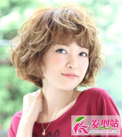 知性浪漫蛋卷头是首先 女生最新时尚蛋卷头发型