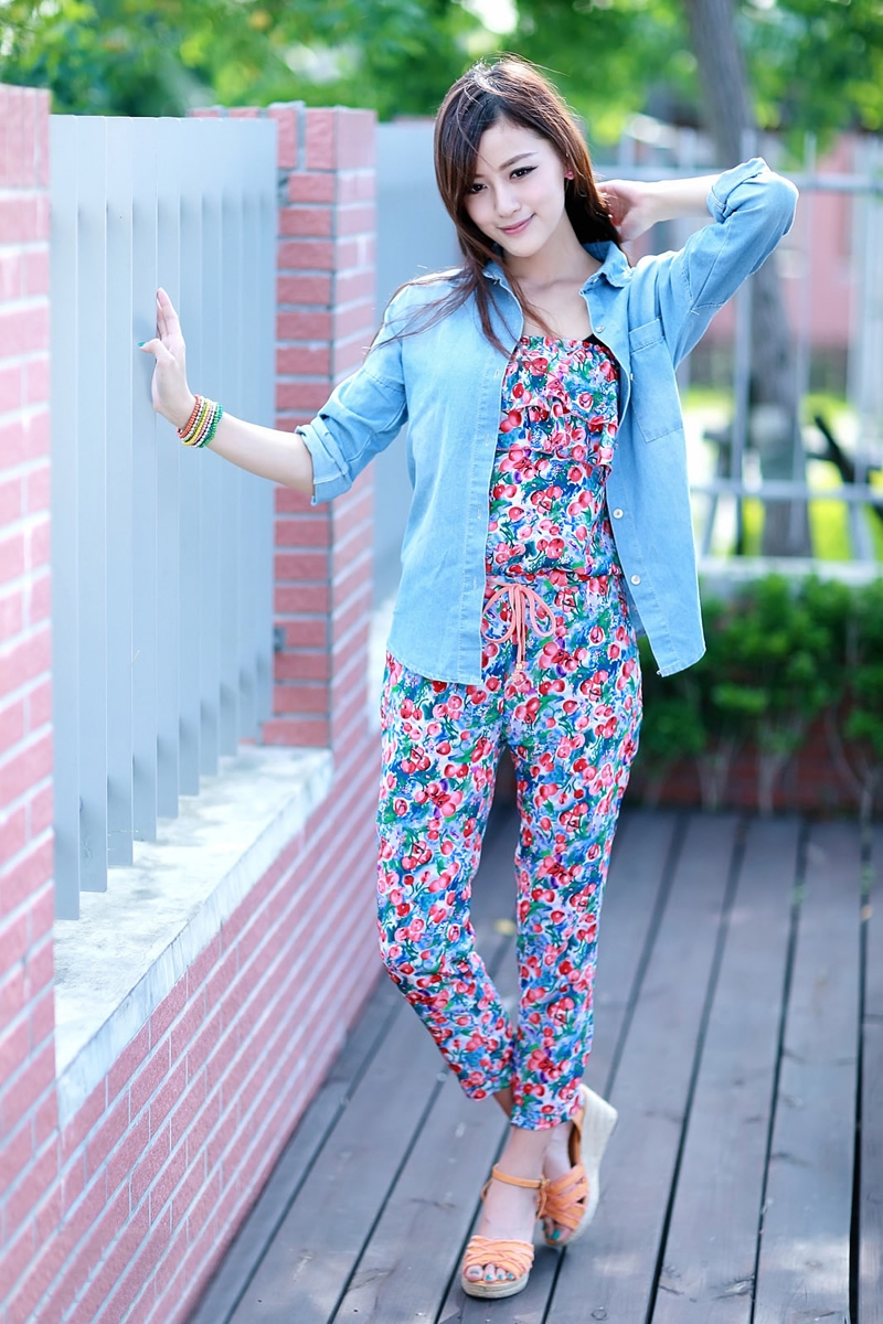 个性美女夏季户外清新田园风光写真手机壁纸