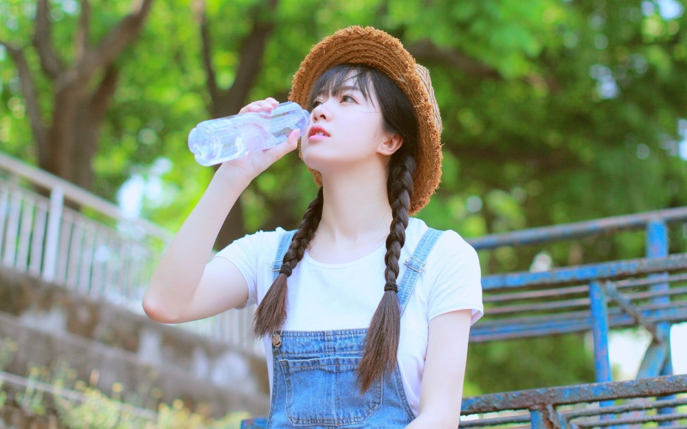夏日清凉美女少女图片壁纸