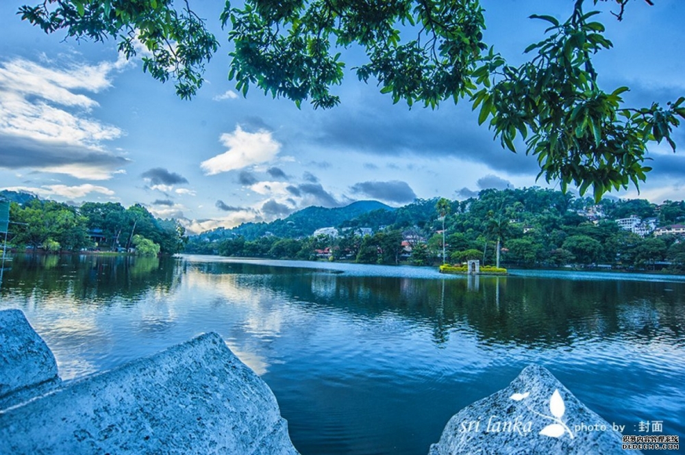 美丽的斯里兰卡康提湖风景图片