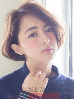 侧分短发女生造型 就要不一样