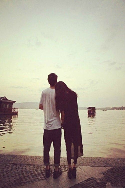 不要花时间去爱你爱的人，多挤时间出来关照爱你的人