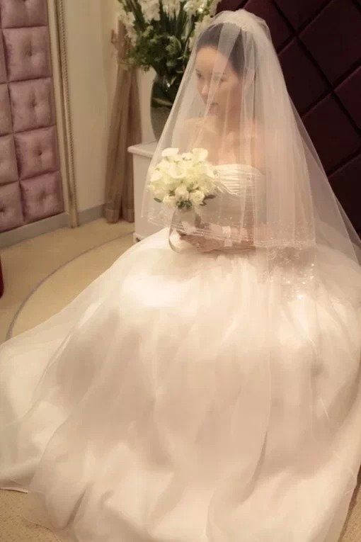 勋宝：若说尽一世情话   就请给她一身婚纱