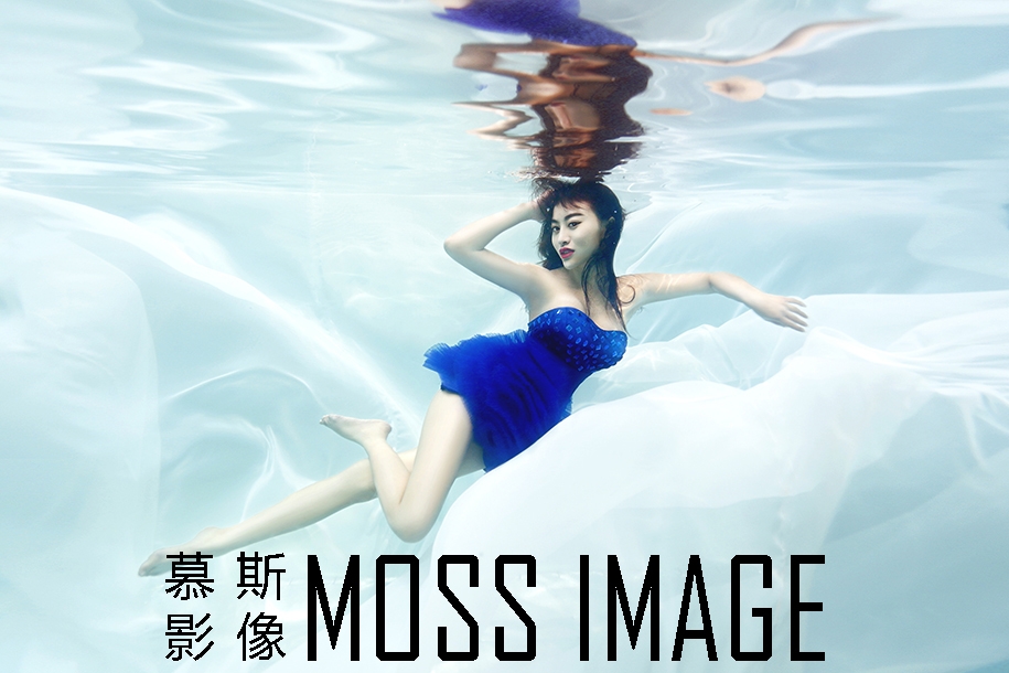 Stylish blue 婚纱照