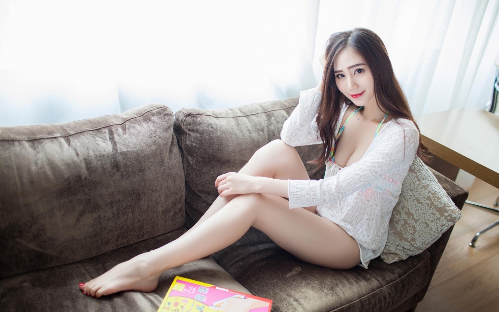 气质养眼美女高清桌面壁纸图片下载