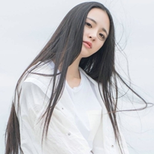 清纯可人气质长发女生头像