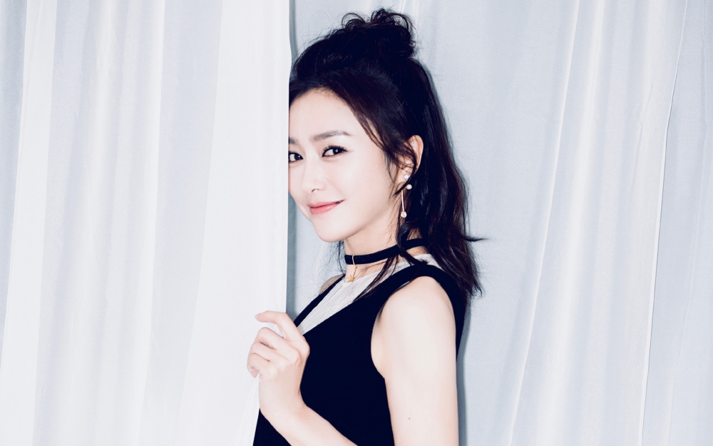 甜美秦岚性感图片壁纸