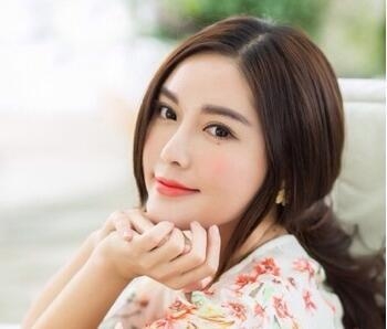 国字脸女生修颜马尾辫  简单又时尚的马尾发型！