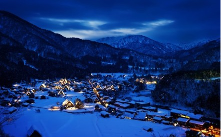 木屋意境唯美白色初冬雪景图片