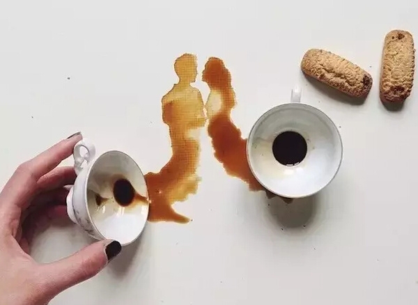 咖啡洒了怎么办？