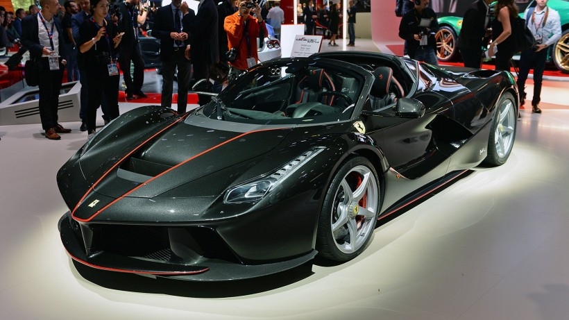 法拉利LaFerrari Aperta敞篷跑车桌面壁纸