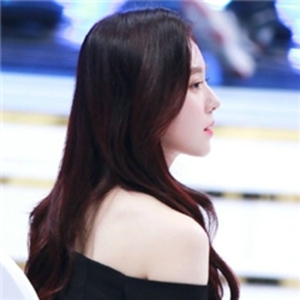 长发可爱俏皮活泼女生头像