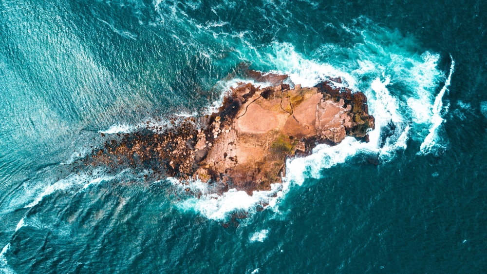 空中鸟瞰海岛图片