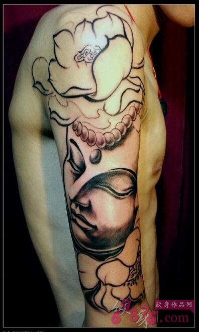 男性手臂佛像莲花纹身图案