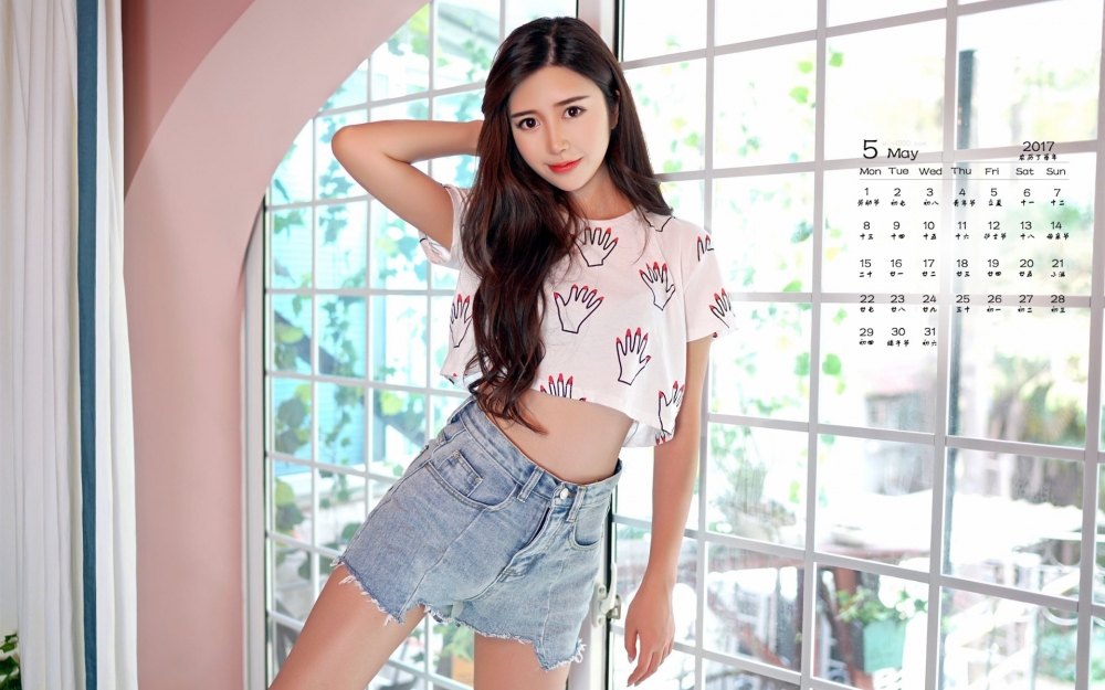2017年5月青春水嫩性感美女居家写真日历壁纸