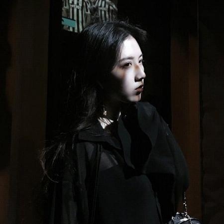 最新的女生悲伤唯美图片大全 很生气也不敢胡闹
