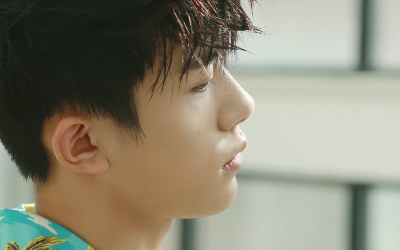 TFBOYS易烊千玺帅气桌面壁纸