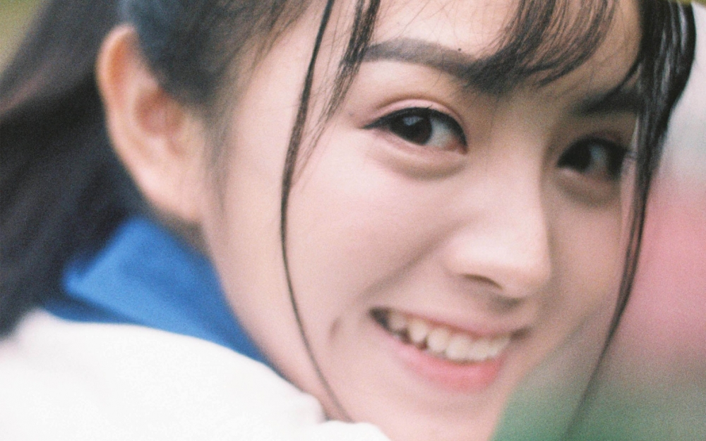 清纯胶片风校园美女可爱高清壁纸