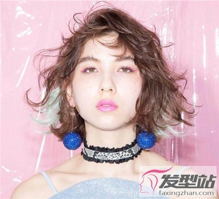 短发流行趋势 适合二十岁左右女生