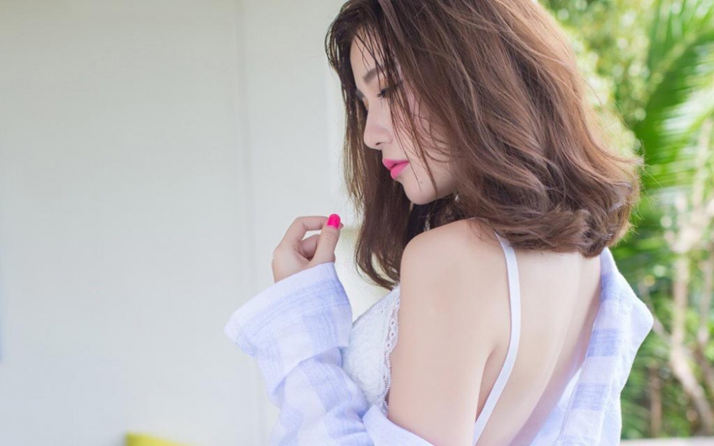 性感白色衬衫衣美女诱惑
