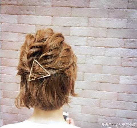短发妹子头发怎样扎好看 原来短发也可以扎的这么美