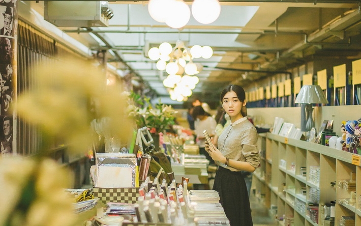 清新文艺美女写真宽屏壁纸