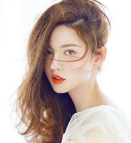 最新韩式中长卷发发型图片 女人味十足