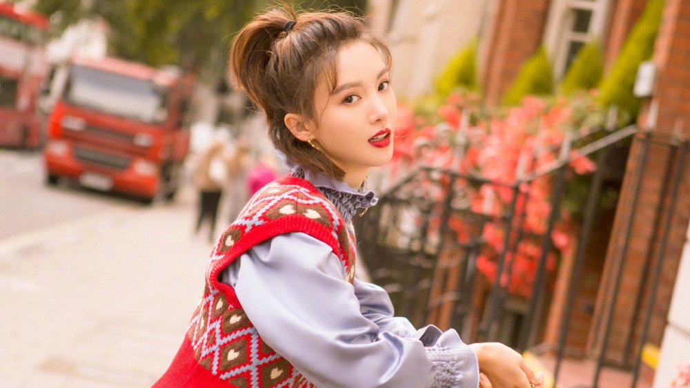 妩媚金晨街拍图片