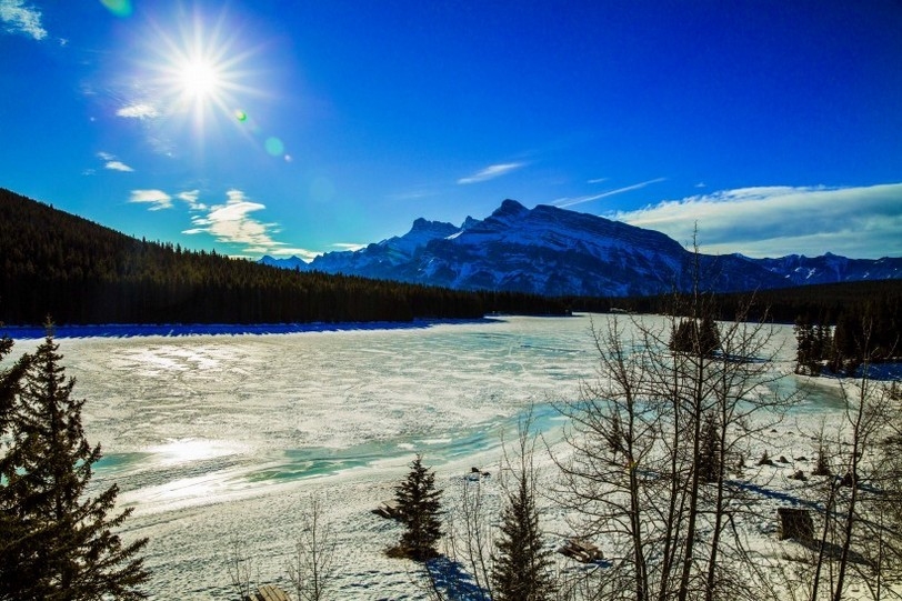 加拿大班芙小镇冬季自然风景图片