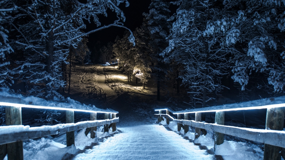 迷人冬季雪景图片壁纸