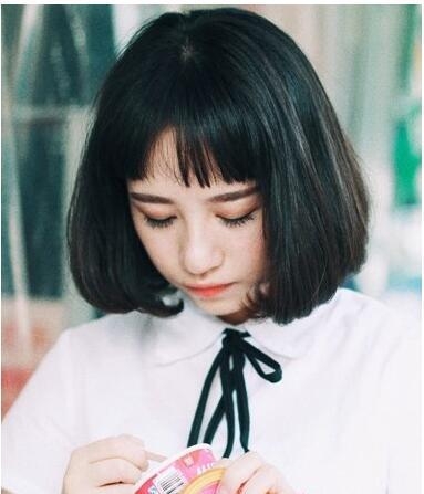 适合中学生的短发造型 最近流行的女生短发!
