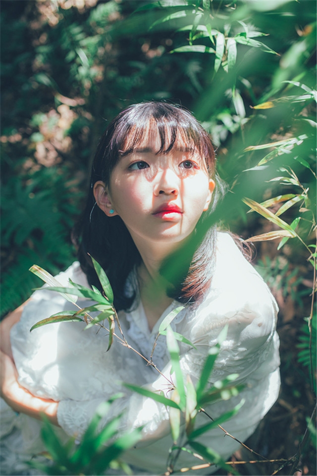 大眼清纯美女手机桌面壁纸下载