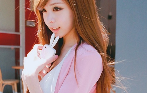一些清新调皮的可爱女生图片