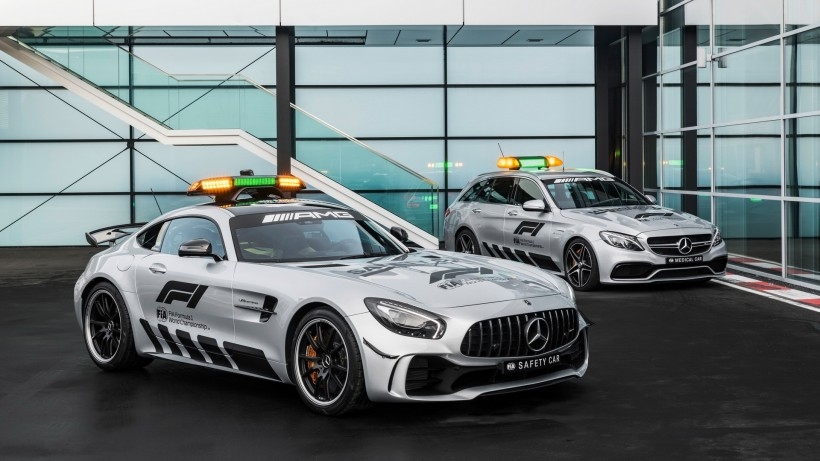 2018奔驰F1安全车GT R FIA F1桌面壁纸