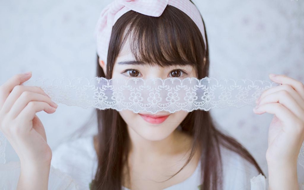 缝纫机女孩家居唯美写真