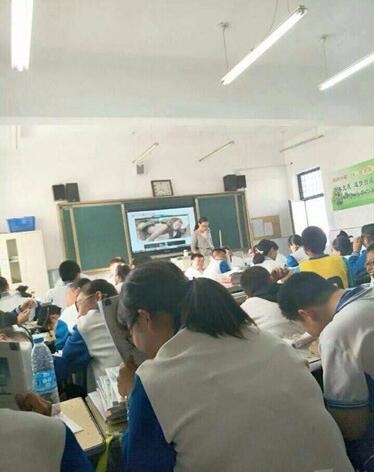 老师应该是在上生物课