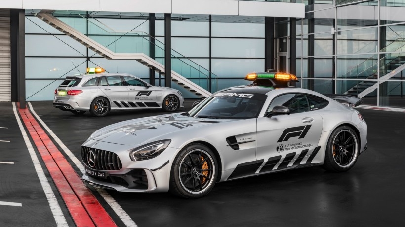 2018奔驰F1安全车GT R FIA F1桌面壁纸