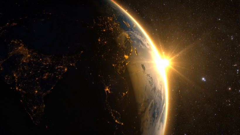 宇宙闪亮的星系图片