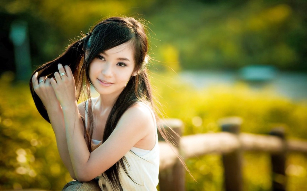 小清新美女户外摄影电脑桌面壁纸