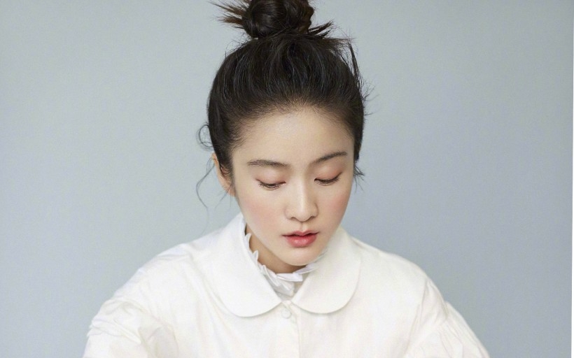 张雪迎时尚写真桌面壁纸