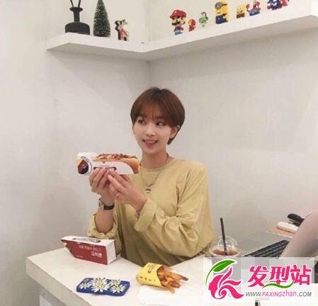 帅帅的露耳女生短发造型
