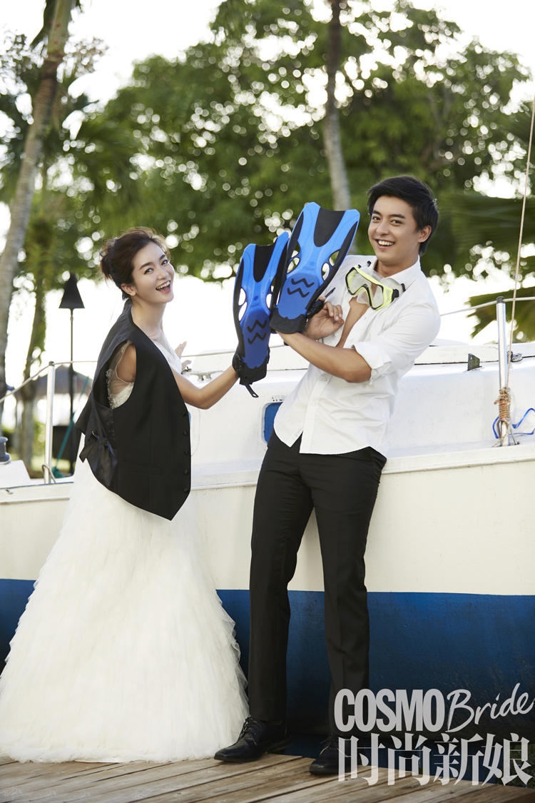 李佳航李晟婚照曝光 海边相拥上演浪漫时刻 婚纱照