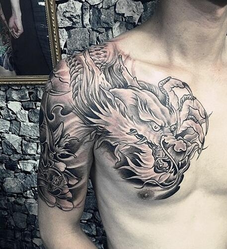半甲莲花过肩龙纹身图案