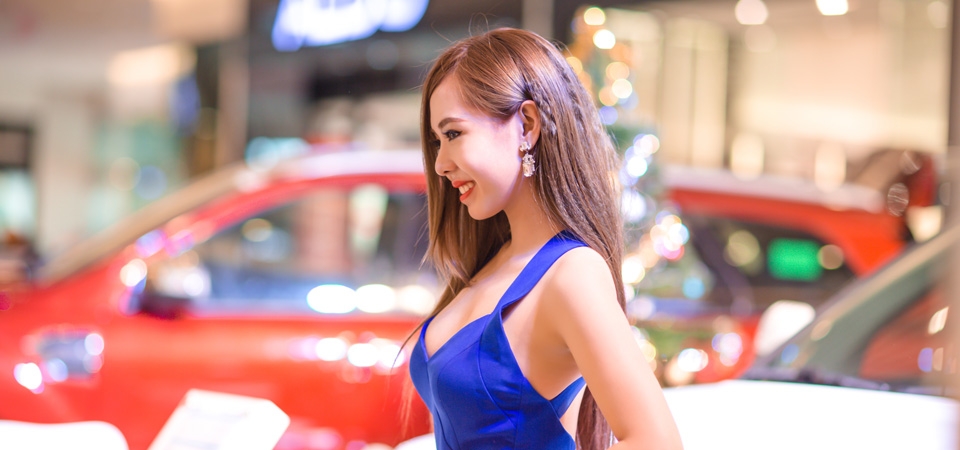车展 美丽性感美女车特桌面壁纸