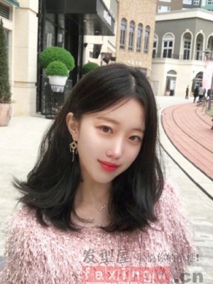 齐肩发烫哪种好看 看女神如何打理