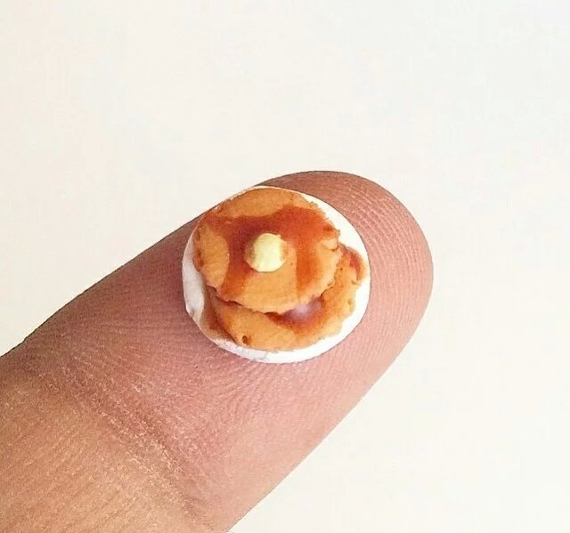 颜欢；指尖的迷你食物.
