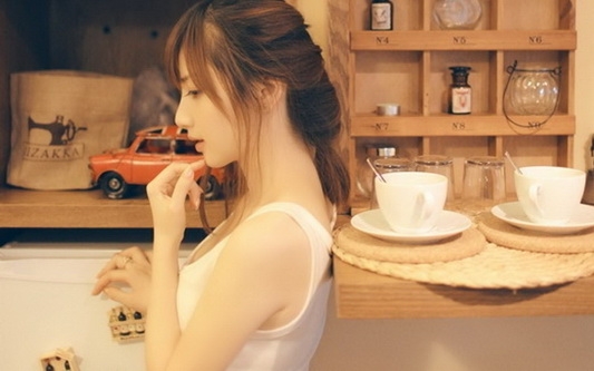 清纯美女万虹写真桌面壁纸