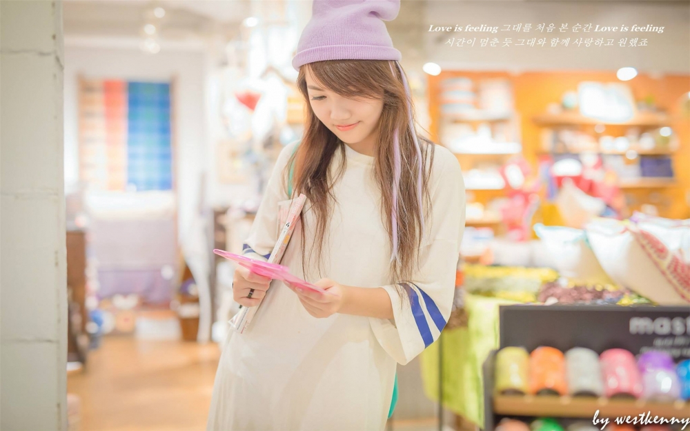 清纯可爱邻家女孩唯美街拍桌面壁纸第一辑