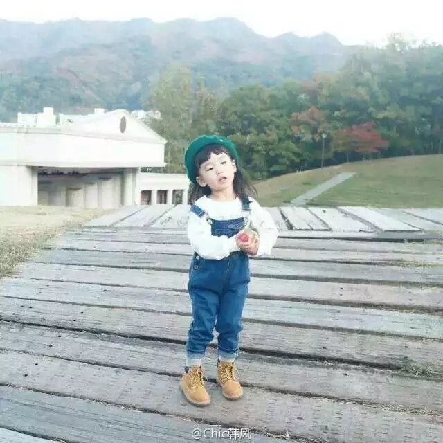 97姜许：女生应该从小就美美地打扮